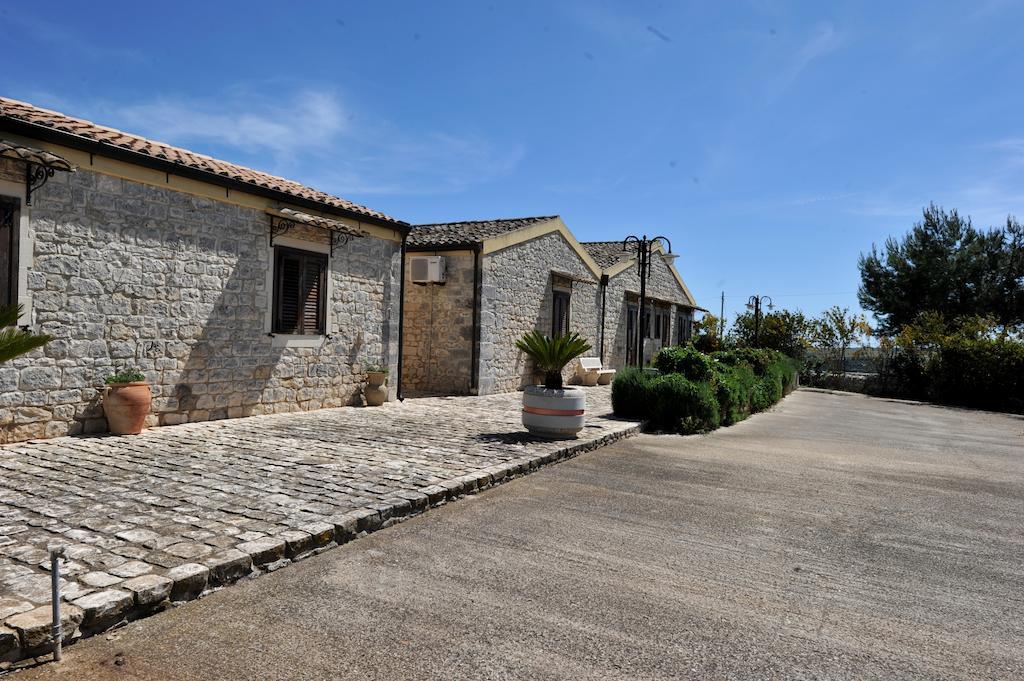Oasi Di Cava Ispica Villa Pietre Nere San Zagaria Buitenkant foto