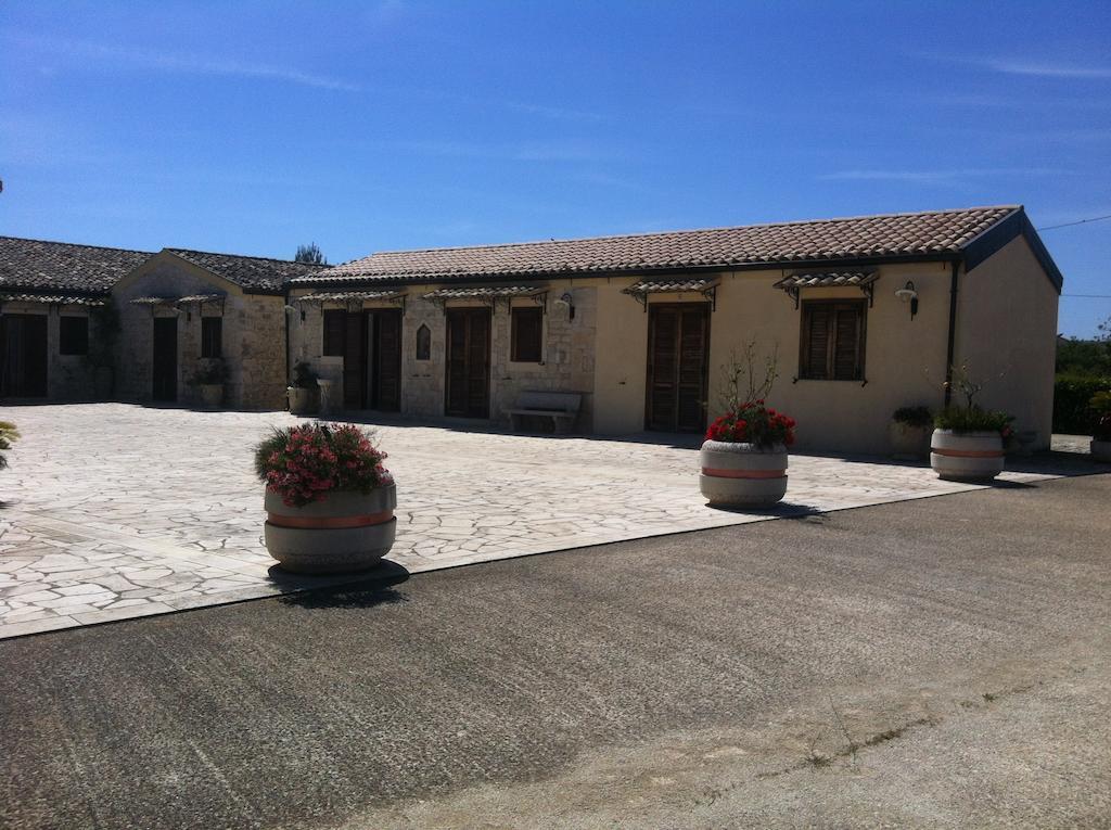 Oasi Di Cava Ispica Villa Pietre Nere San Zagaria Buitenkant foto