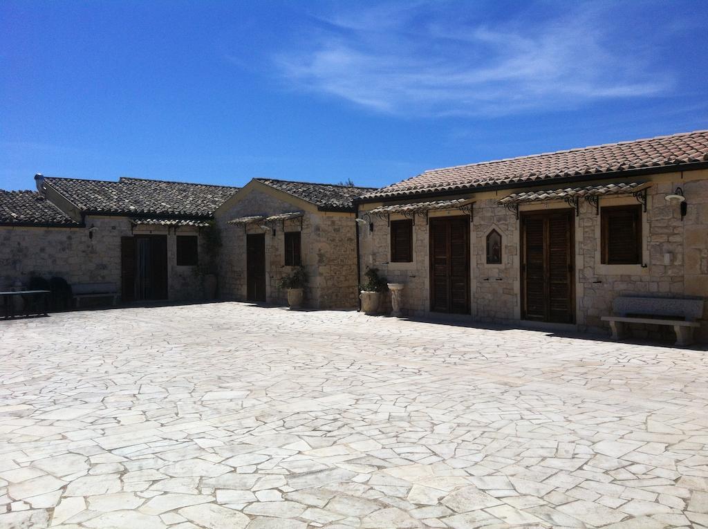 Oasi Di Cava Ispica Villa Pietre Nere San Zagaria Buitenkant foto